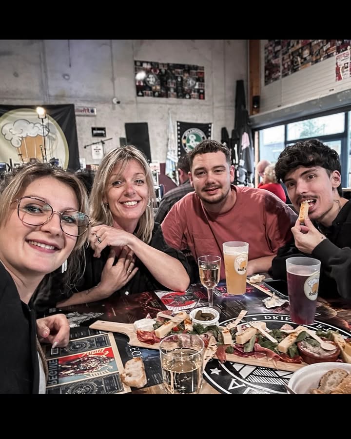 Retour de soiree Hier soiree dequipe au Bock suivie 1 1541340484659348 - Hennebont Lorient Retour de soiree Hier soiree dequipe au Bock suivie 1 1541340484659348 - Hennebont Lorient